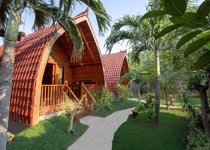 Made Taro - Menjangan Homestay